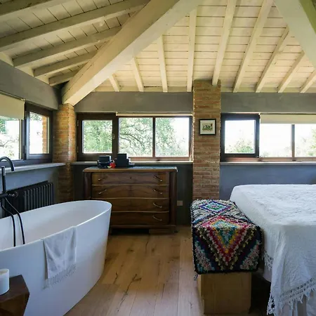 Restored 14th Century Barn In Tuscan Countryside Prázdninový dům *